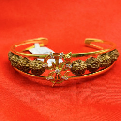 UTRACHAM BANGLE