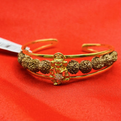 UTRACHAM BANGLE