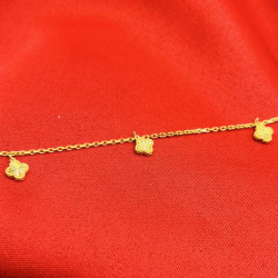 CLOVE DESIGN BRACELET
