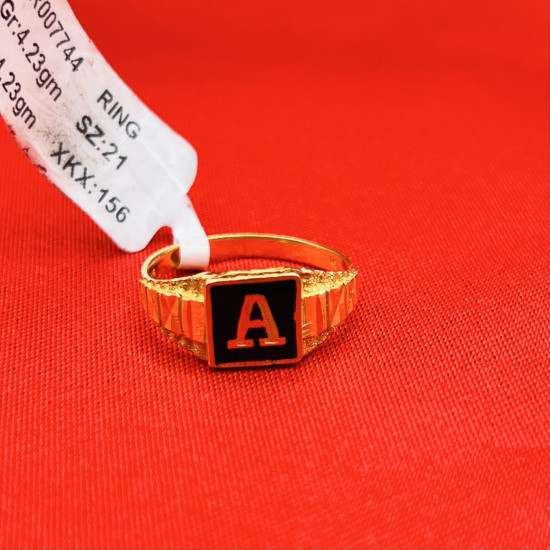 A ENAMEL RING A ENAMEL RING