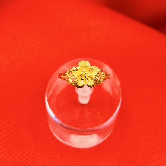 FANCY GOLD RING FANCY GOLD RING