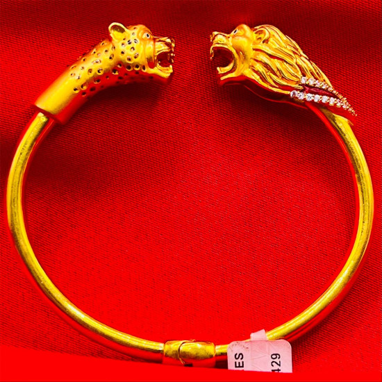 LION VS CHEETAH BANGLE LION VS CHEETAH BANGLE