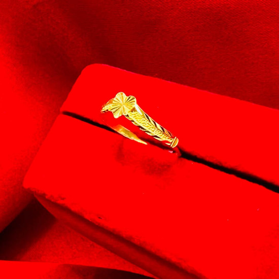 FANCY GOLD RING FANCY GOLD RING