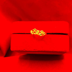 FANCY GOLD RING