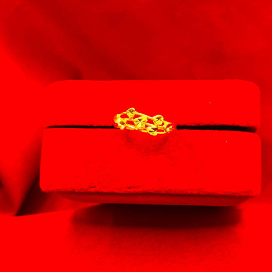 FANCY GOLD RING FANCY GOLD RING