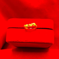 FANCY GOLD RING