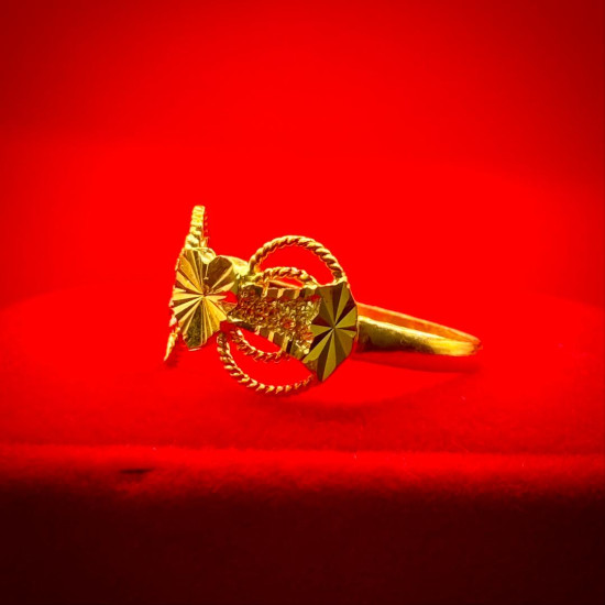 FANCY GOLD RING 916